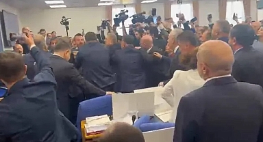 Meclis'te Kayyım Kavgası | CHP'li ve AKP'li Vekiller Birbirine Girdi