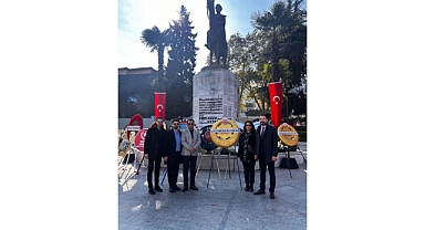 Milliyetçi Kongre Derneği Bursa İl Temsilciliği, Büyük Türk Başbuğu Atatürk'ün Ölüm Yıldönümünde Bursa Atatürk Anıtı'nın Önüne Çelenk Bıraktı