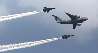 Rus Bombardıman Uçakları Karadeniz'deki Uluslararası Karasularda Planlı Uçuş Yaptı