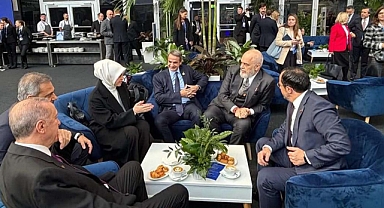 Skandal Fotoğraf: Erdoğan Macaristan'daki AB Zirvesi'nde GKRY Başkanı ve Yunanistan Başbakanı ile Kahve İçti