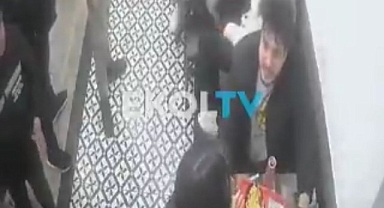 Taksim'de Bir Restoranda Sevgilisini Darp Eden Maganda, Mekandaki Diğer Müşteriler Tarafından Dövüldü