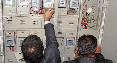 Türkiye, Kaçak Elektrik Kullanımında Rekora Koşuyor: Doğu'daki Toprak Ağalarının Elektrik Faturalarını Batı'daki Temiz Türkler Ödüyor
