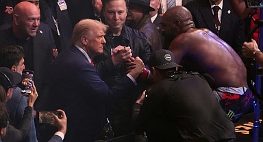 UFC 309'da Jon Jones Şampiyonluğunu Korudu: Altın Kemerini Trump'a Götürdü