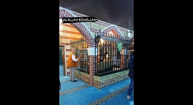 AKP'li Menemen Belediye Başkanı Aydın Pehlivan'ın, Şehit Asteğmen Kubilay'ın Failinin Türbesinde Dua Ettiği Ortaya Çıktı