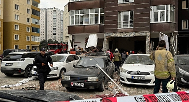 Beylikdüzü'nde 14 Katlı Binanın Girişinde Patlama: 1 Kişi Hayatını Kaybetti, 3 Yaralı