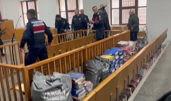 Bursa Adliyesi'nde Duruşma Salonunda Silahlı Saldırı Meydana Geldi: 2 Kişi Hayatını Kaybetti, 2 Kişi Yaralandı