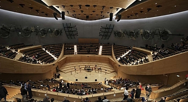 Cumhurbaşkanlığında Düzenlenen Konserde Kadın Sanatçıların Kıyafetlerine Müdahale Edildiği İddia Edildi