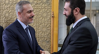 Dışişleri Bakanı Fidan ve HTŞ Elebaşı Colani Ortak Açıklama Yapıyor: Suriye'nin İmkan ve Fırsata İhtiyacı Var