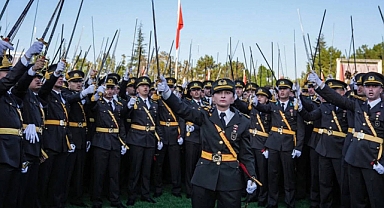 İhracı İstenen Atatürkçü Teğmenlerin Avukatlığını TBB Başkanı Erinç Sağkan Üstlendi