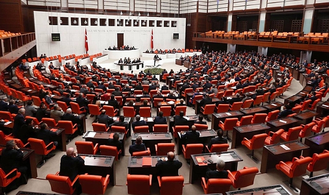 İYİ Parti'nin 'Suriyelilerin Gönderilmesi Amacıyla Bütçeye 30 Milyar Lira Eklensin' Önergesi AKP ve MHP Oylarıyla Reddedildi