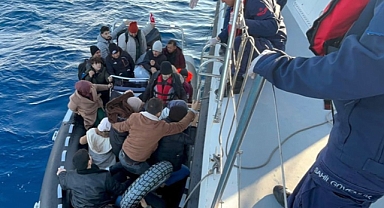 Muğla Açıklarında 96 Göçmen ve 5 İnsan Kaçakçısı Şüphelisi Yakalandı