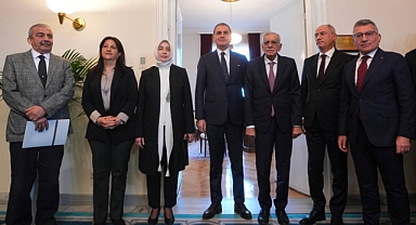AKP'lilerin Kürtçü Damarları Kabardı: Ensarioğlu 'PKK Silah Bırakırsa Türkiye PYD İle Görüşebilir' Açıklaması Yaptı