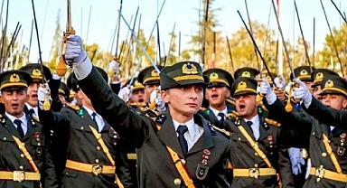 Atatürkçü Teğmenlere Sözlü Savunmalarında Skandal 'İbadet' Soruları: 'Deizm Hakkında Ne Düşünüyorsunuz?'