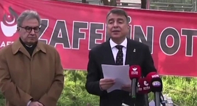 Azmi Karamhmutoğlu, Silivri Cezaevi Önünde Ümit Özdağ'ın Mektubunu Okudu