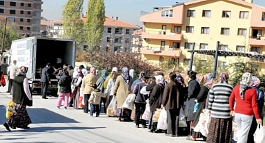 Erdoğan 'Aile Yılı' İlan Etmişti: 2025'in İlk Ayında AKP'li Aile Bakanlığı Tarafından Yapılan Aile Destek Ödemeleri İptal Edildi