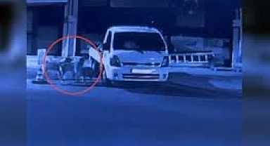 Kastamonu'da Başıboş Sokak Köpekleri Kamyoneti Parçaladı: 200 Bin Liralık Hasar Oluştu