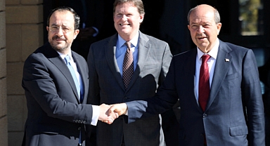 Kuzey Kıbrıs Türk Cumhuriyeti ve Güney Kıbrıs Rum Yönetimi Liderleri Yeni Sınır Kapıları Açacak