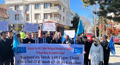 Tayland Büyükelçiliği Önünde, Tutuklu Bulunan Uygur Türklerinin Çin'e İade Edilmemesi ve Serbest Bırakılmasıyla İlgili Basın Açıklaması Düzenlendi