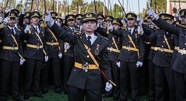 TSK'dan İhracı İstenen Teğmenler Savunmalarını Yaptı: Omzumdaki Rütbeyi Alabilirsiniz, Ama Göğsümdeki Harp Okulu Brövesini Alamazsınız