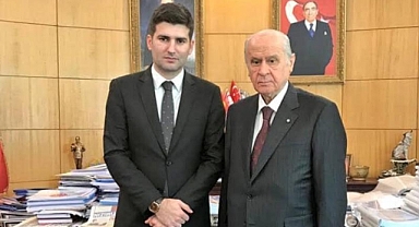 Ülkü Ocakları Genel Başkanı Ahmet Yiğit Yıldırım, Gözaltına Alınan Ümit Özdağ'ı Tehdit Etti: Kurdun Yuvasına Giren Çakalın Akıbeti Parçalanmaktır
