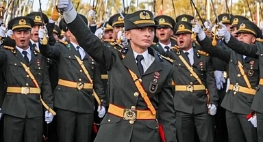 Atatürkçü Teğmenlerin TSK'dan İhracının Ardından AKP İstibdadından Yeni Hamle: Diğer Teğmenlere 'Törene Katıldınız mı' Anketi Yaptılar
