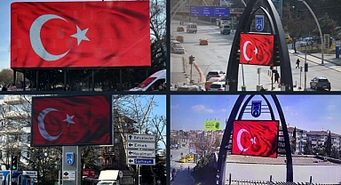 Mansur Yavaş, Teröristbaşının Açıklaması Öncesi Ankara'daki Dev Ekranları Türk Bayrağıyla Donattı