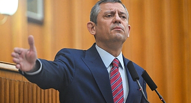 Özgür Özel, Ümit Özdağ'ı Silivri Cezaevi'nde Ziyaret Etti