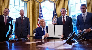 Trump, Covid Aşısını Zorunlu Kılan Okullara Sağlanan Fonu Durdurma Kararı Aldı