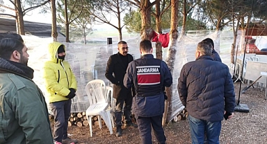 İstanbul Valiliği, Zafer Partisi Teşkilatının Silivri'de Soğuktan Korunmak İçin Çektikleri Streçleri Sökme Kararı Aldı