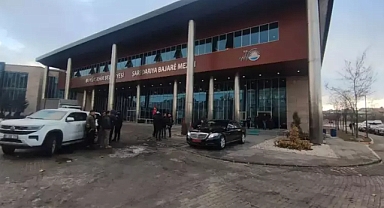 Van Büyükşehir Belediyesi'ne Kayyum Atandı