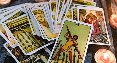 AKP'li Maliye Bakanlığı, Sosyal Medyada Fal, Spiritüalizm ve Astroloji Gibi Hizmetler Veren İşletmeleri İncelemeye Aldı