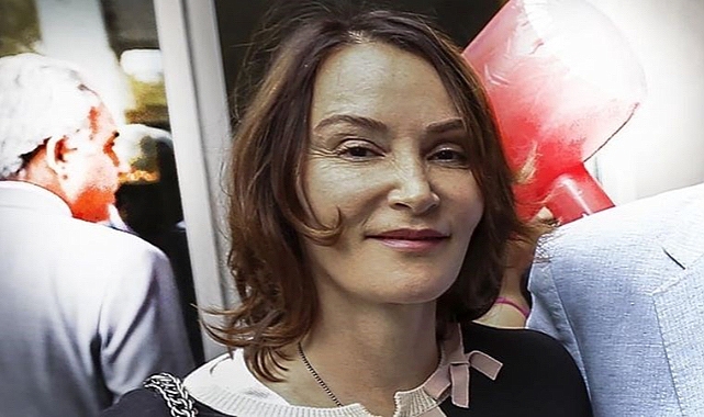 Aslı Baykal'dan, AKP'nin İBB'ye Yönelik Operasyonuna Destek: 'Temiz Siyaset için Büyük Adımlar'