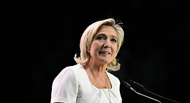 Fransa'da Aşırı Sağcı Le Pen Yolsuzluktan Suçlu Bulundu