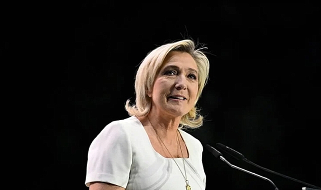 Fransa'da Aşırı Sağcı Le Pen Yolsuzluktan Suçlu Bulundu