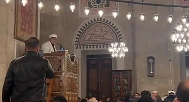 Şehzadebaşı Camii İmamı Eylemcileri Tehdit Etti: Demir Yumruğu Yersiniz