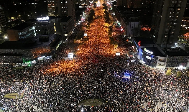 Sırbistan'da Yolsuzluğa ve Hükümete Karşı Direniş Büyüyor!