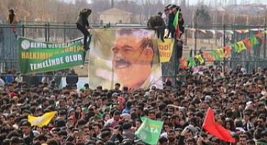 Türk Milleti Anayasal Hakkı İçin Oy Kullandı: Cumhur İttifakı Ortağı Kürtçü DEM Teröristbaşı Posterleriyle Nevruz Kutladı