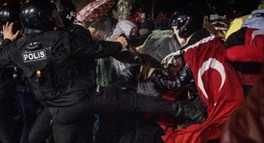 Emir Kullarının Vukuatlarını Paylaşan Türk Gencini Gözaltına Alıp Ona da İşkence Ettiği İddia Edildi