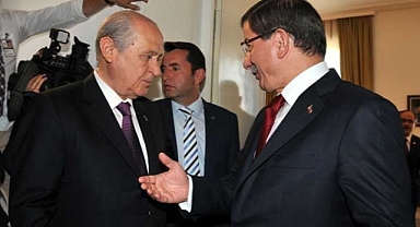 Bahçeli'den Davutoğlu'na Teşekkür Telefonu