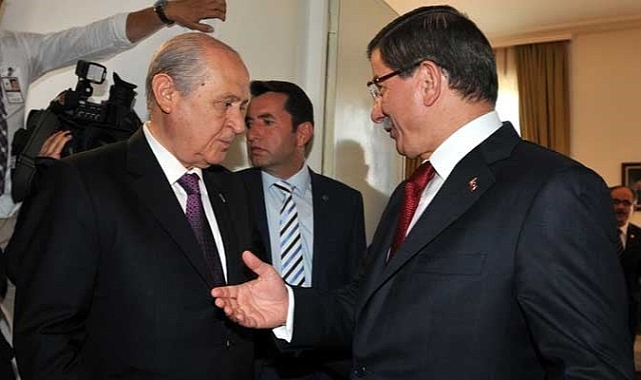 Bahçeli'den Davutoğlu'na Teşekkür Telefonu
