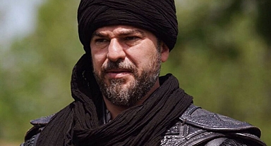 Diriliş Ertuğrul'un Başrolü Düzyatan, Çocukları için 'Milli' Eğitime Güvenmedi Soluğu Dubai'de Aldı