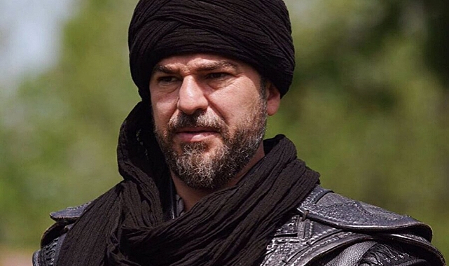 Diriliş Ertuğrul'un Başrolü Düzyatan, Çocukları için 'Milli' Eğitime Güvenmedi Soluğu Dubai'de Aldı