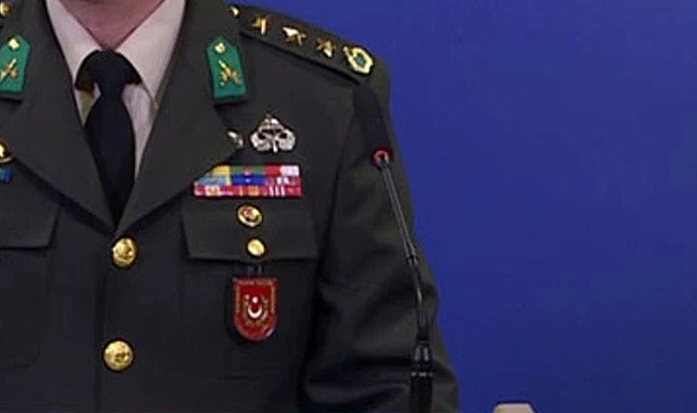 Saray Kararnamesiyle Subay Ayıklama Yetkisi Tartışmalarında AKP Geri Adım Attı