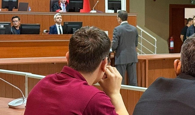 CHP'nin Cumhurbaşkanı Adayı İmamoğlu, Hakim Karşısında: 'Biz Yargılanmıyoruz, Direkt Cezalandırılıyoruz'