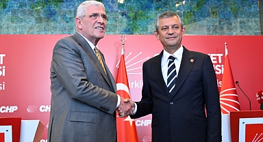 İYİ Parti Lideri Müsavat Dervişoğlu, CHP Lideri Özgür Özel'i Ziyaret Etti