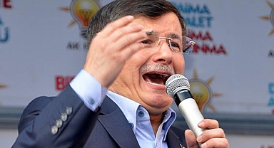 Ahmet Davutoğlu'ndan Bahçeli'ye Tebrik Telefonu ve 'İkinci Çözüm Süreci'ne Tam Destek