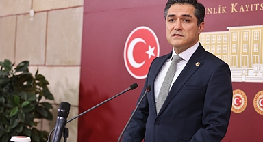 İYİ Parti Grup Başkanvekili Buğra Kavuncu, TBMM'de Basın Toplantısı Düzenledi