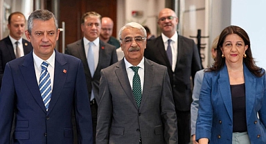 Kürtçü DEM Partili Pervin Buldan: 'Özgür Özel'in Barış Sürecine Bundan Sonra da Destek Vereceğini Öğrenmiş Olduk'