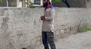 Suriye Uyruklu Şahıs, Polis Denetiminden Kaçmak İçin Namaza Durdu