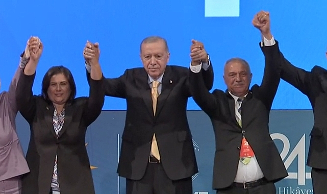 AKP Rozetiyle Gelen Finansman: Aydın Büyükşehir Belediyesi'ne 860 Milyonluk Kaynak ve 09 AAK Plakalı Hizmet Araçları